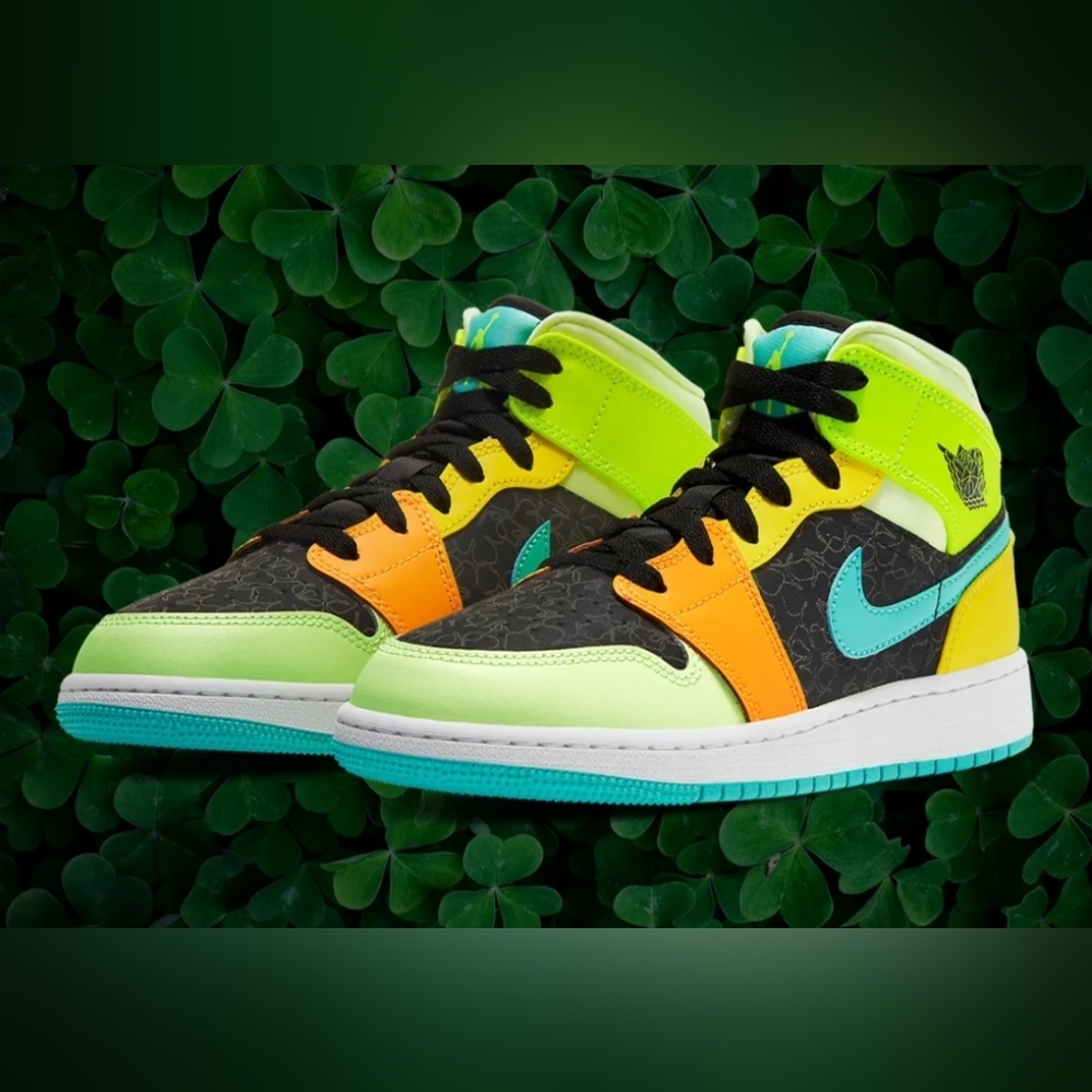 Jordan 1 mid clover